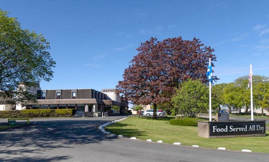 Image 4: West Lothian: Standard Double Room with Breakfast and Late Check Out