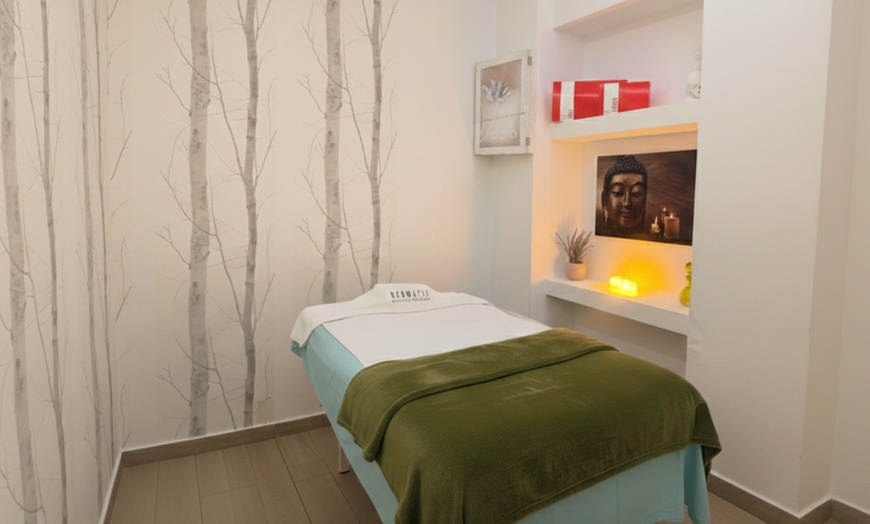 Image 4: Masaje a elegir de 45 o 60 minutos para 1 persona