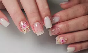 Perfekcyjne dłonie i stopy: manicure i pedicure hybrydowy