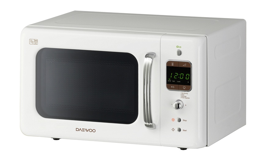 Image 16: Daewoo 800W Retro Microwave