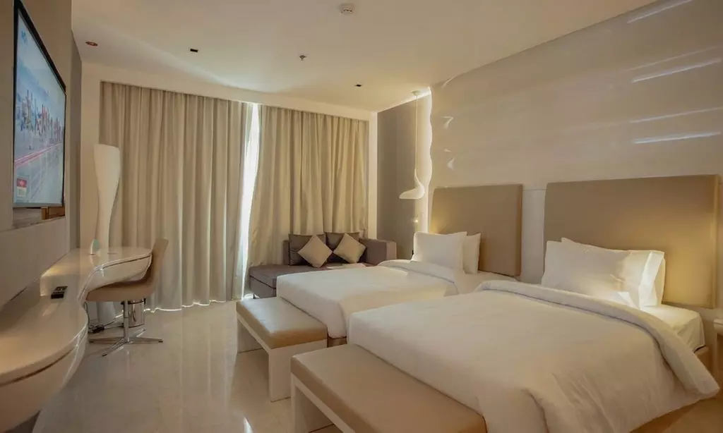 5* Al Ain: 1 Night Weekday or Weekend Stay with Optional Breakfast