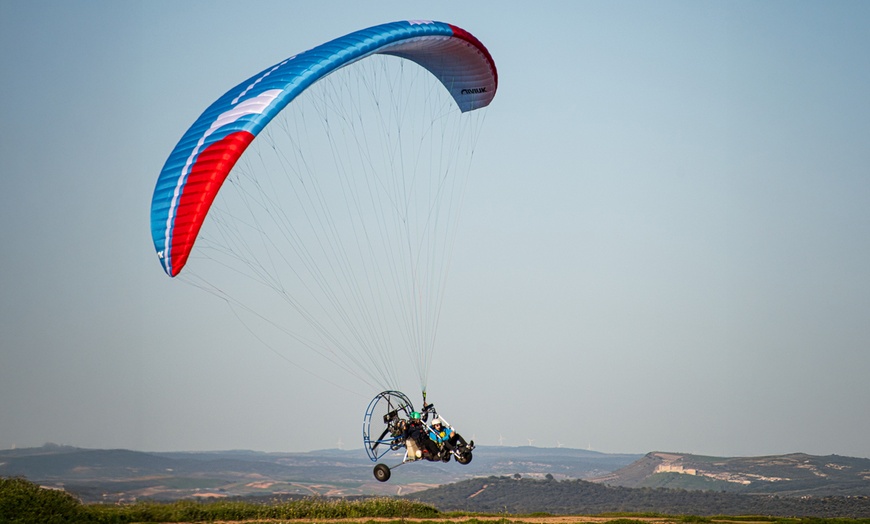 Image 5: Vuelo en paramotor de 20 minutos para 1 o 2 personas con fotos