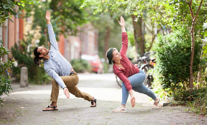 Image 5: Vind je flow: 5 of 10 yoga- of pilateslessen naar keuze in Groningen