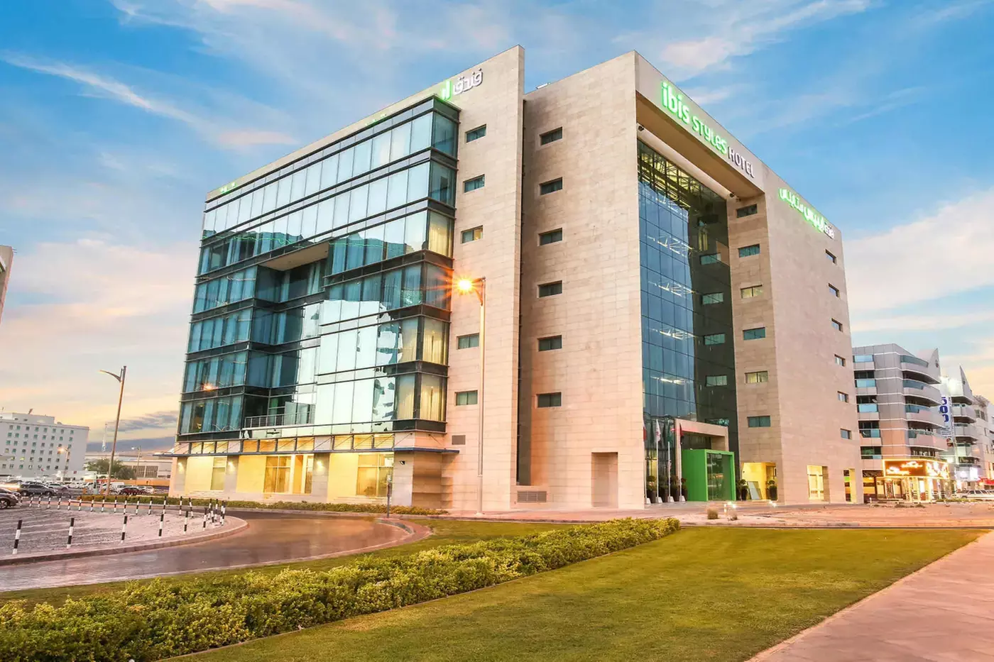 ✈ 6-Day Dubai Vacation with Hotel and Air from Great Value Vacations