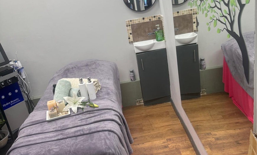 Image 3: Transform Your Skin with One or Three Sessions of HydraFacial 