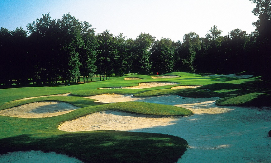 Image 3: Déjeuner et initiation au golf pour 2 pers. au Golf de Limère