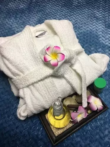 Up to 53% Off on Swedish or Deep Tissue Couples Massage