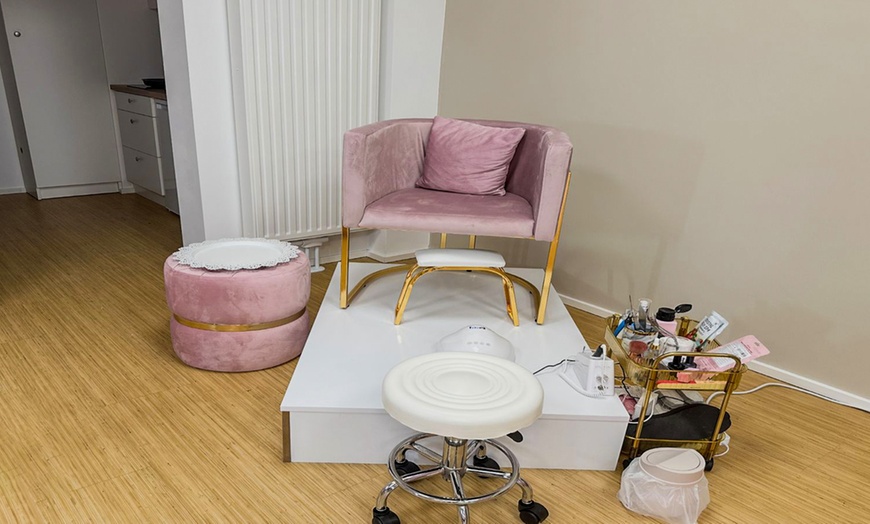 Image 3: Mani- & Pediküre opt. mit Shellack oder intensive Pediküre für 1 Pers.