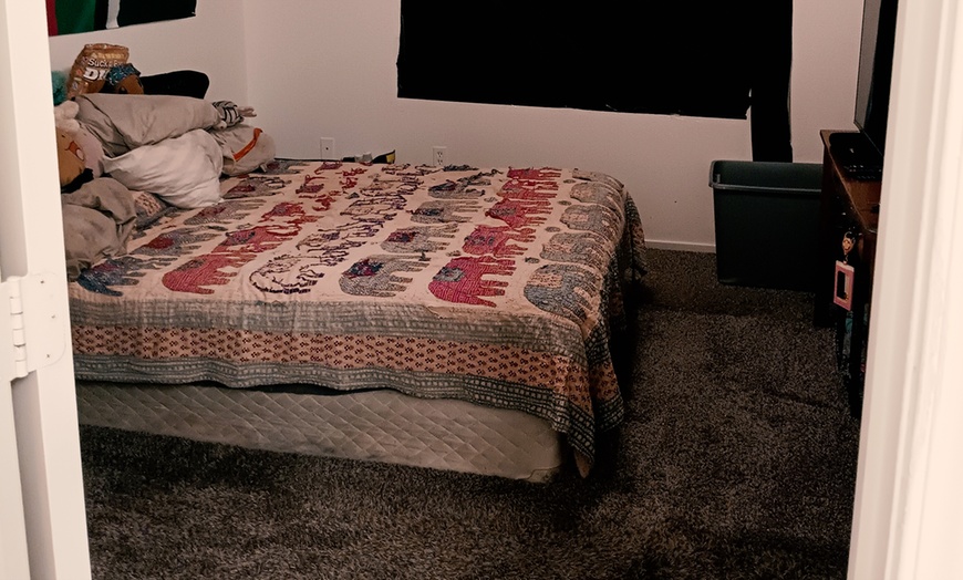 Image 10: Home Cleaning: 3–5 Hour Sessions or Half-Bath Deep Clean with Supplies