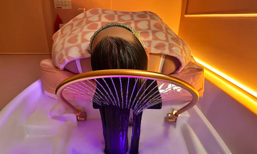 Head spa: relaksujące rytuały pielęgnacyjne dla cery i skóry głowy