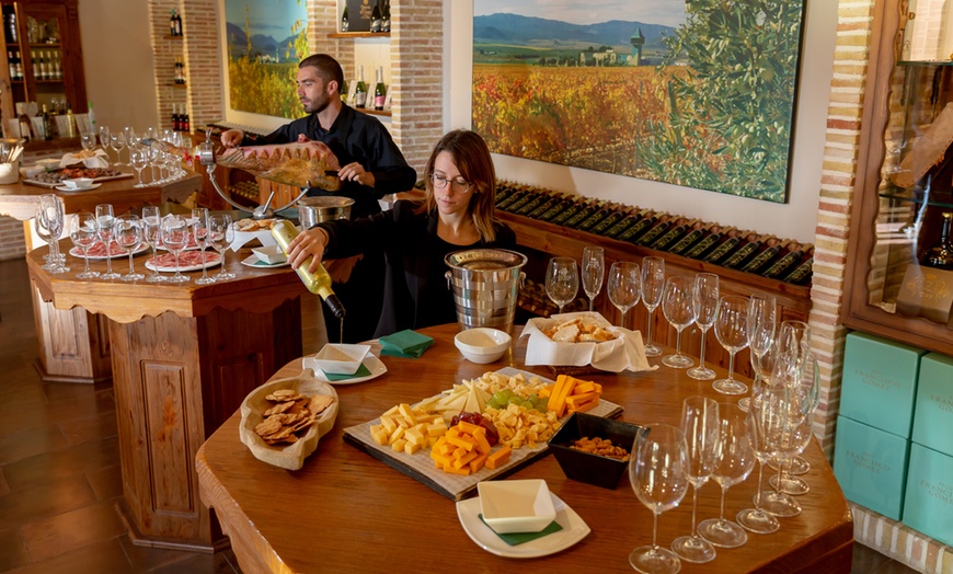 Image 14: Visita guiada a bodega con cata de 4 vinos, 2 AOVE y embutidos