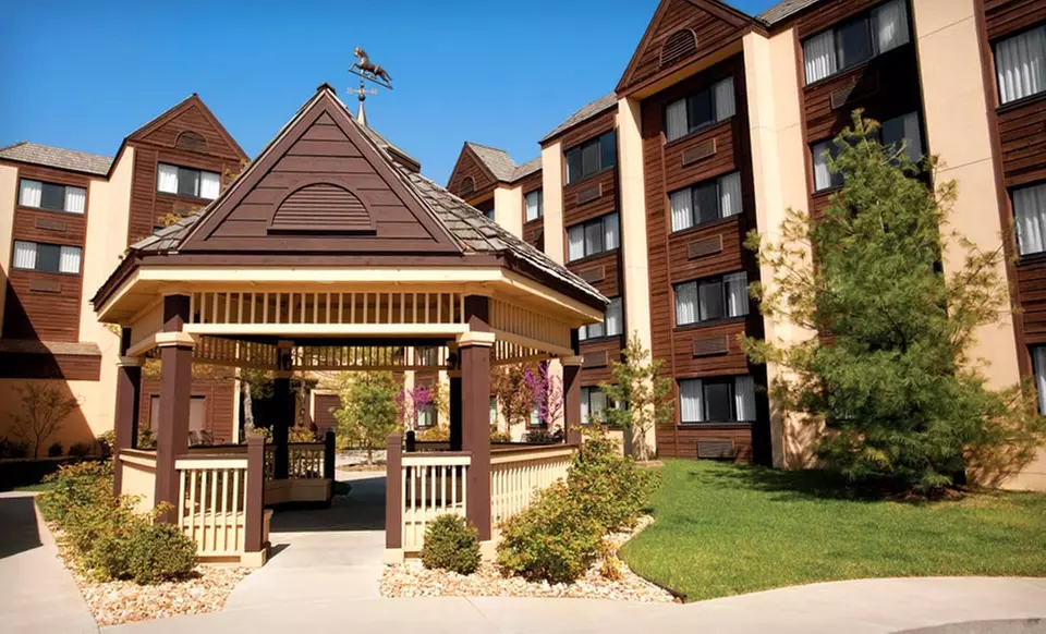 Stay at Lodge Of The Ozarks in Branson, MO. Dates into October Available. - Primary Image