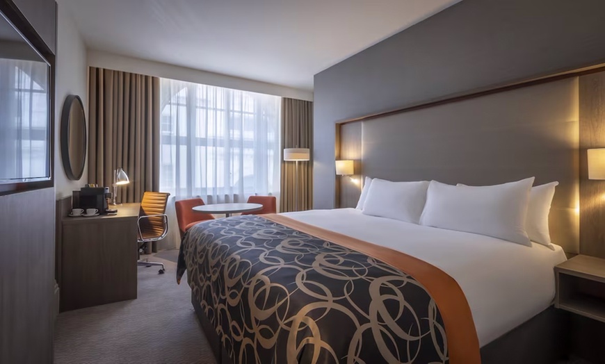 Image 10: 4* City Center Bliss in Bristol: Deluxe or Executive Room for 2