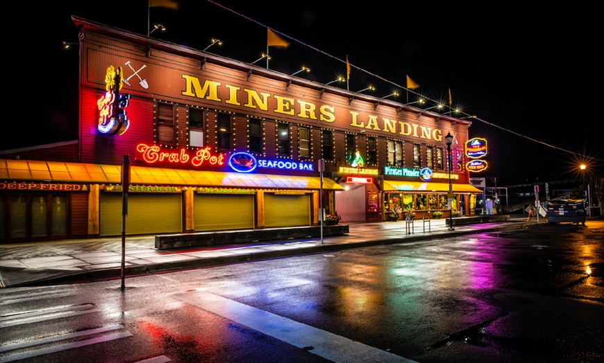 Image 1: Explore Seattle by Night with a Guided Tour for One Adult or One Child