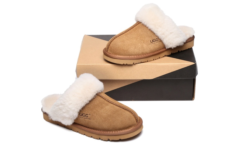 Image 6: UGG Unisex Muffin Scuff Slippers