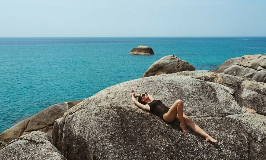 Image 2: Custom Airbrush Spray Tan at Your Location for a Glow Lasting 
