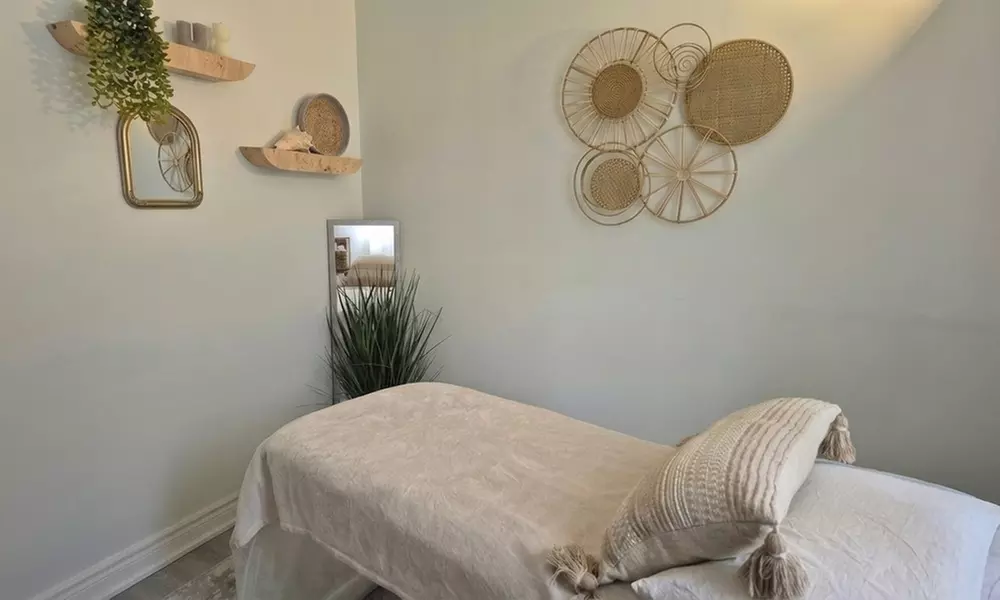 Hot Stone Massage & Deep Tissue Body Rescue with Aromatherapy