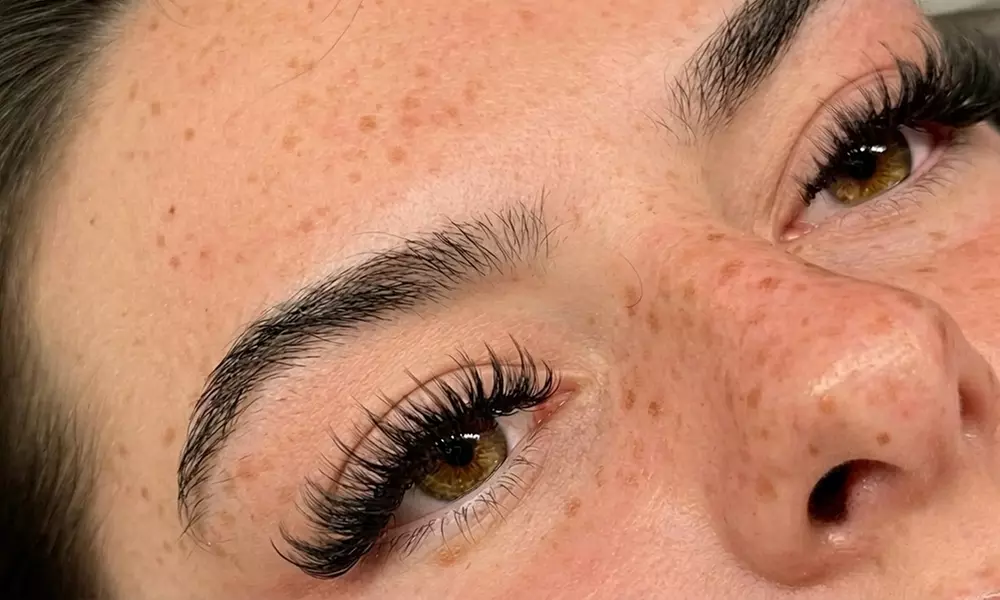 Custom Eyelash Extensions with Classic Hybrid and Volume Styles