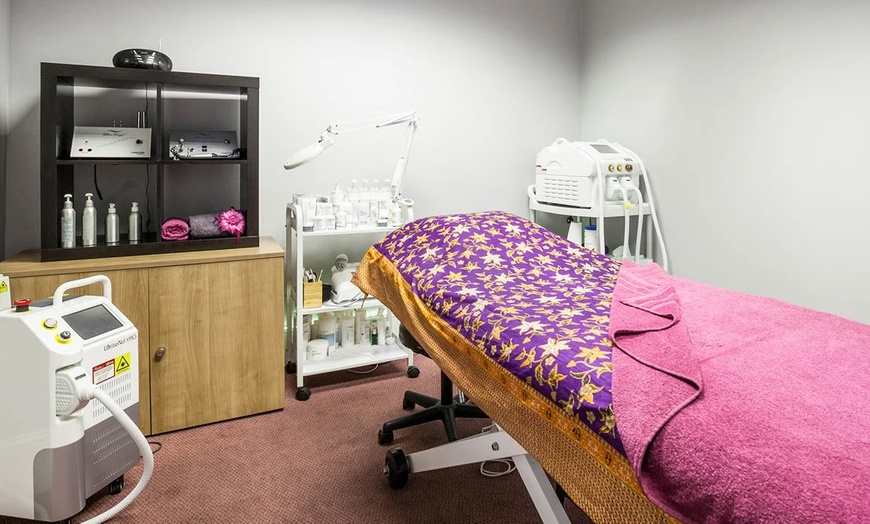 Image 2: Enhance Your Glow: Luxury Hydra Facial or Polynucleotides Skin Booster