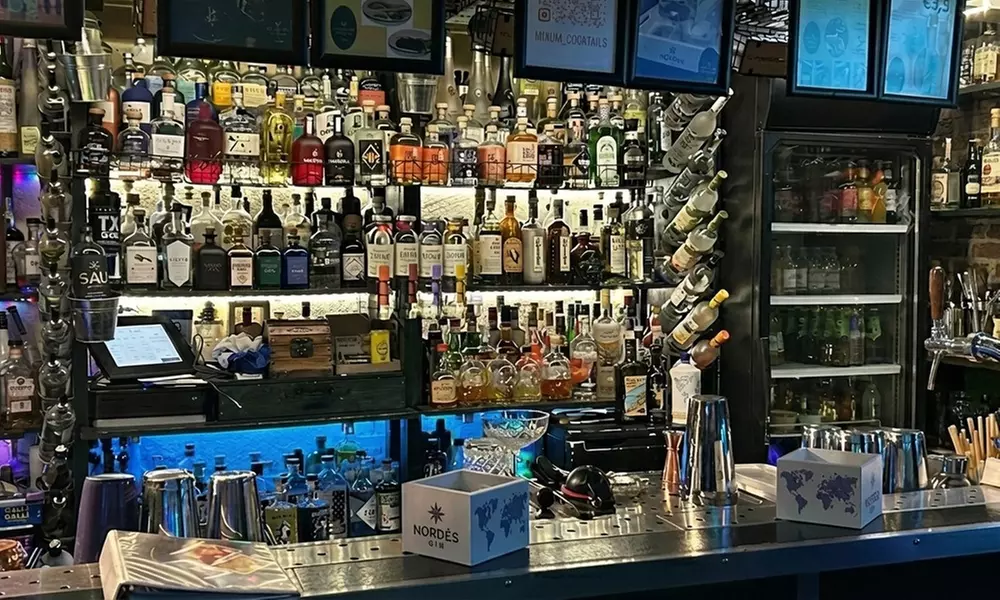 Bottom's up: gin of cocktail experience