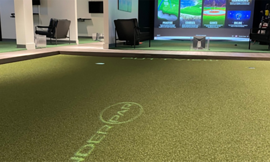 Image 4: Enjoy 60 Minutes of Indoor Golf for One, Two, or Four Players