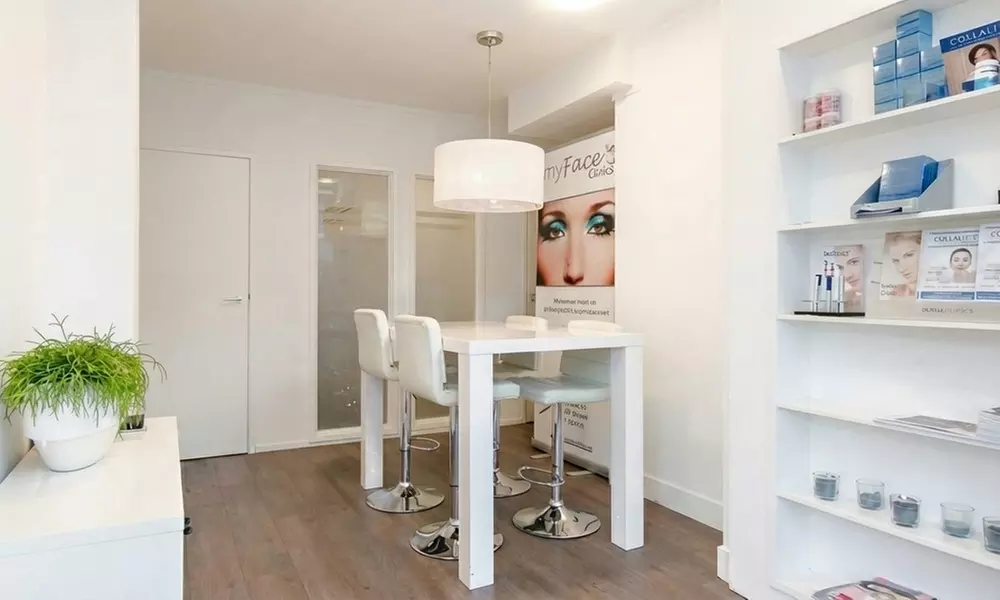 Huidverbeterende microneedling-behandeling inclusief serum