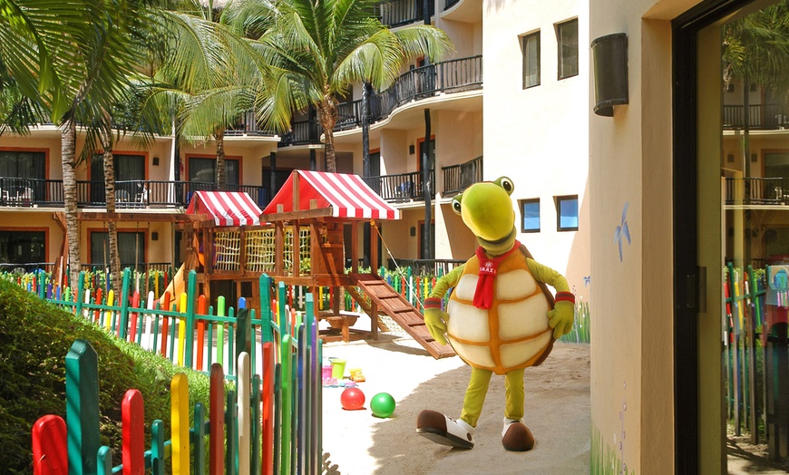 Image 23: ✈3 or 5 Night All-Incl. Catalonia Riviera Maya Trip from Travel by Jen