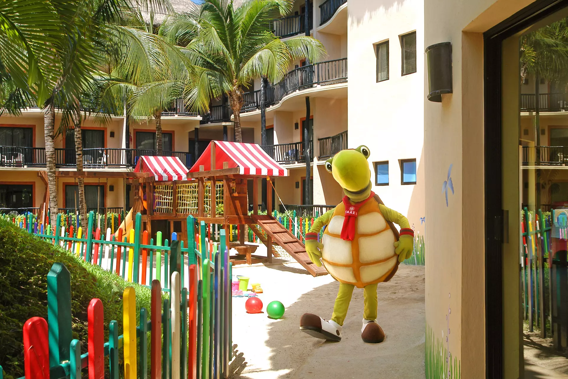 ✈3 or 5 Night All-Incl. Catalonia Riviera Maya Trip from Travel by Jen