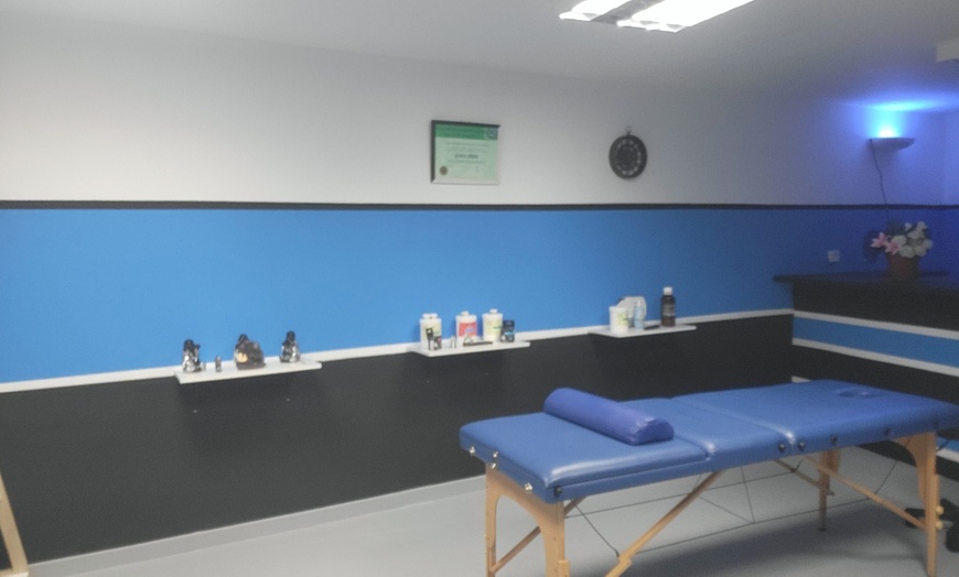 Image 3: Quiromasaje o masaje a elegir de 30, 45 o 60 minutos para 1 persona