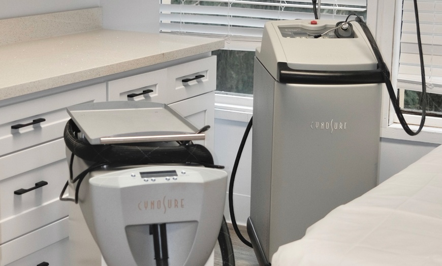 Image 4: Glow Your Skin with 20, 40 or 60 Units of Xeomin Injections