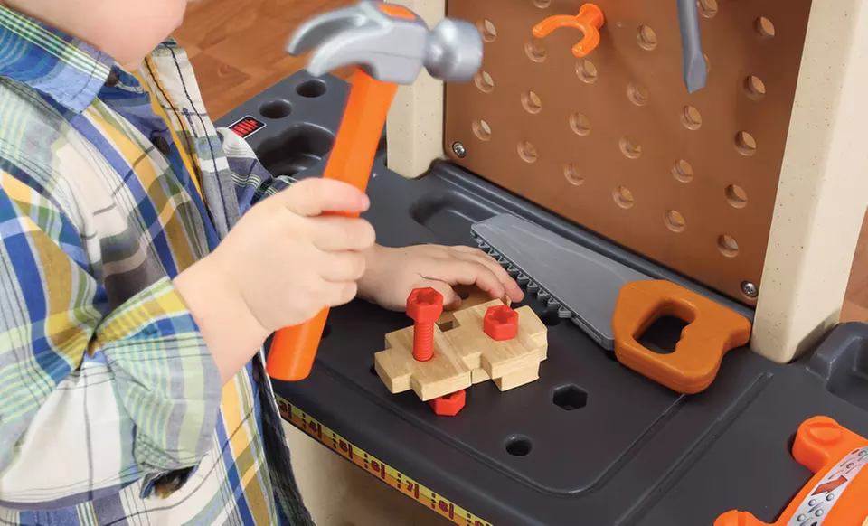 Step 2 Handy Helpers Workbench. Free Returns. - Second Medium