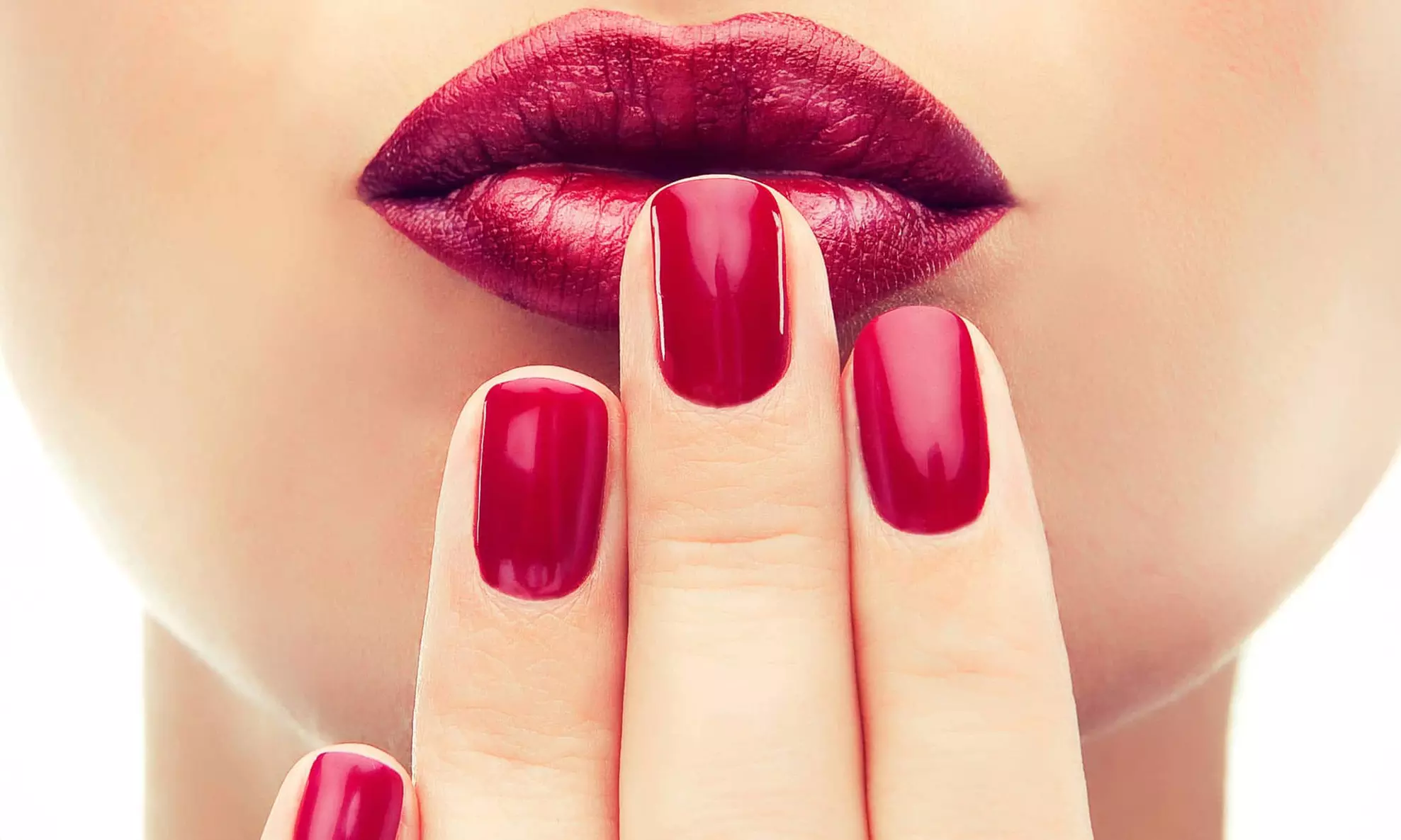 Manicura, pedicura o manipedicura semipermanente con diseño en 1 uña