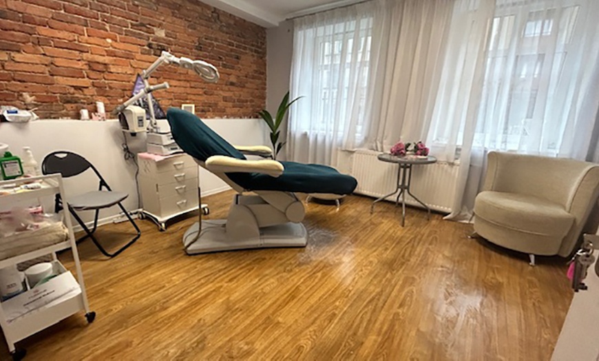 Image 1: Klasyczny masaż ciała lub lifting kobido z opcjonalnym spa