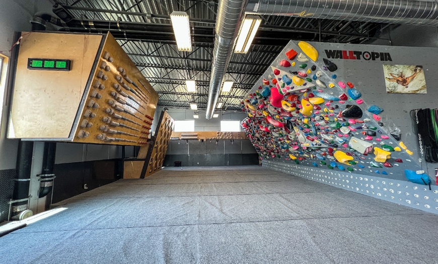 Image 3: Explore Momentum Indoor Climbing's Diverse Climbing and Fitness Funs
