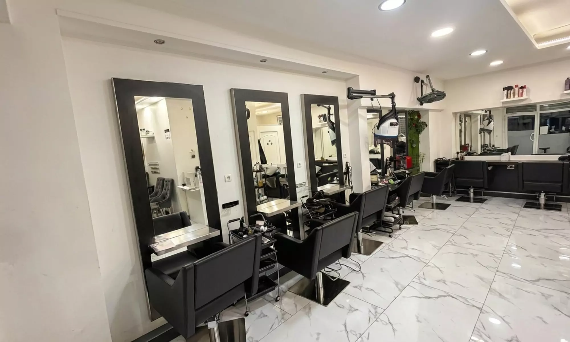 Soin revitalisant, lissage brésilien ou forfait transformation à Paris