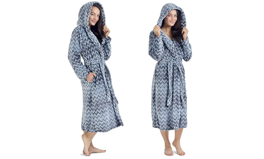 Image 2: Hooded Dressing Gown