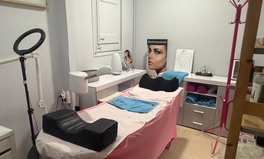 Image 2: Masaje relajante corporal de hasta 60 minutos para 1 persona