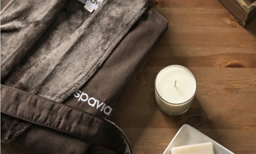 Image 4: Unwind and Rejuvenate with a Couples Massage at Spavia Day Spa!