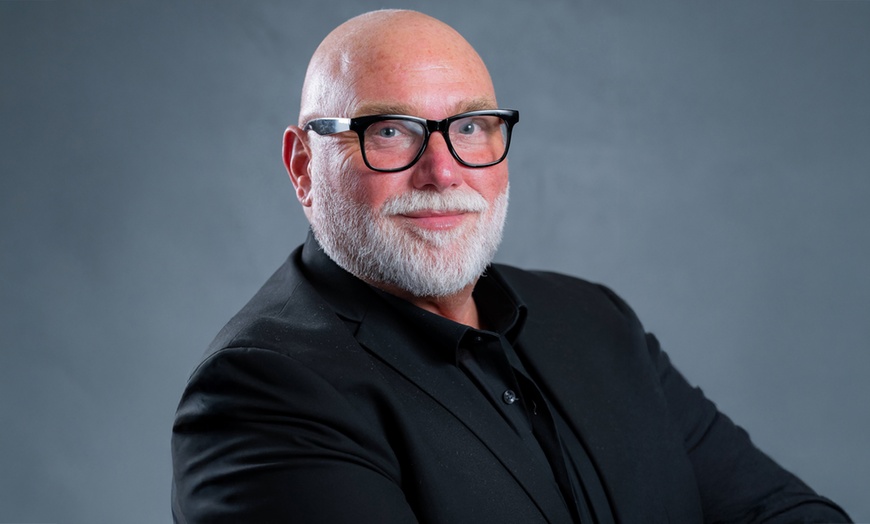 Image 3: Pro Photography Sessions – 30-Min Headshots or 60-Min Studio