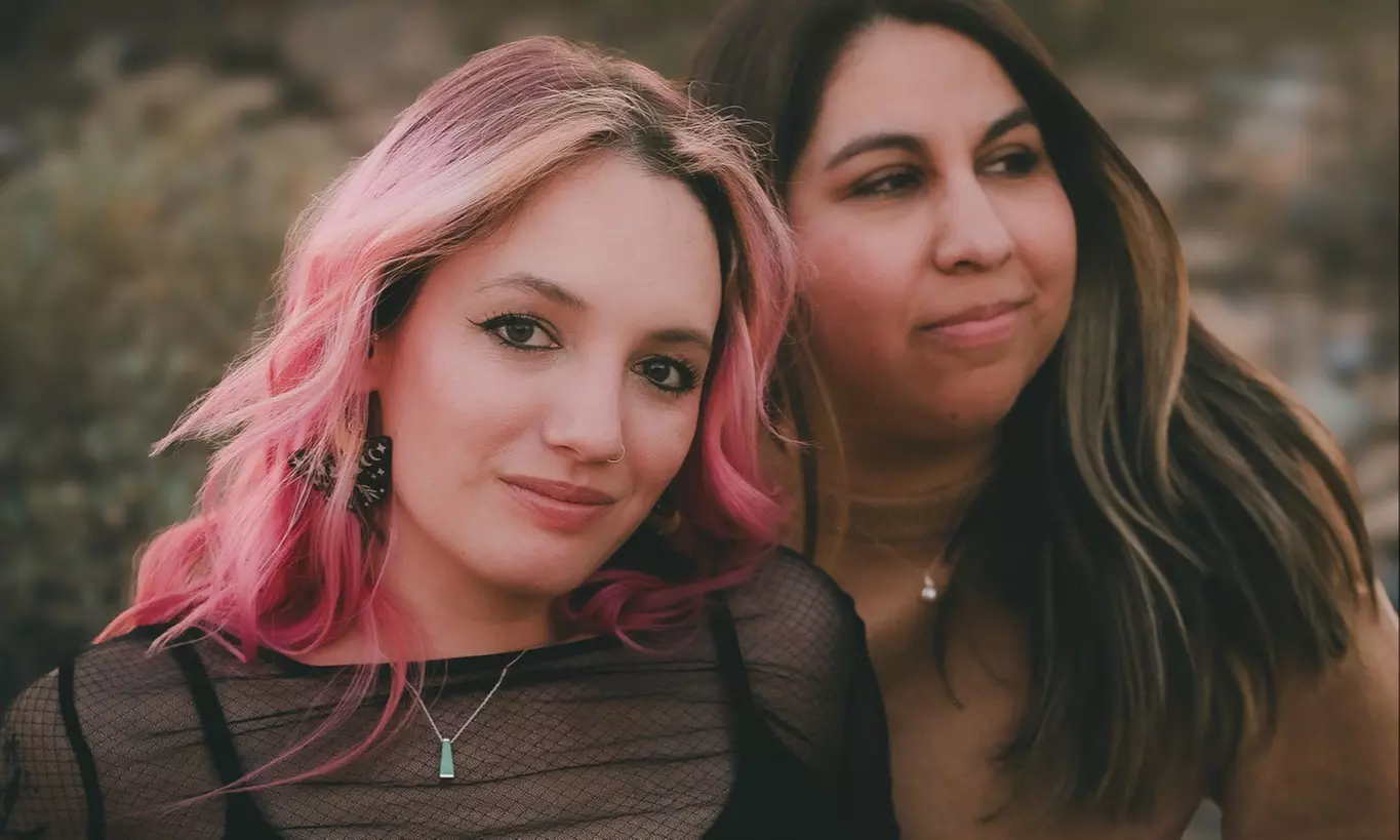 Outdoor Photography Sessions — 60 or 90 Minutes with Photo Package