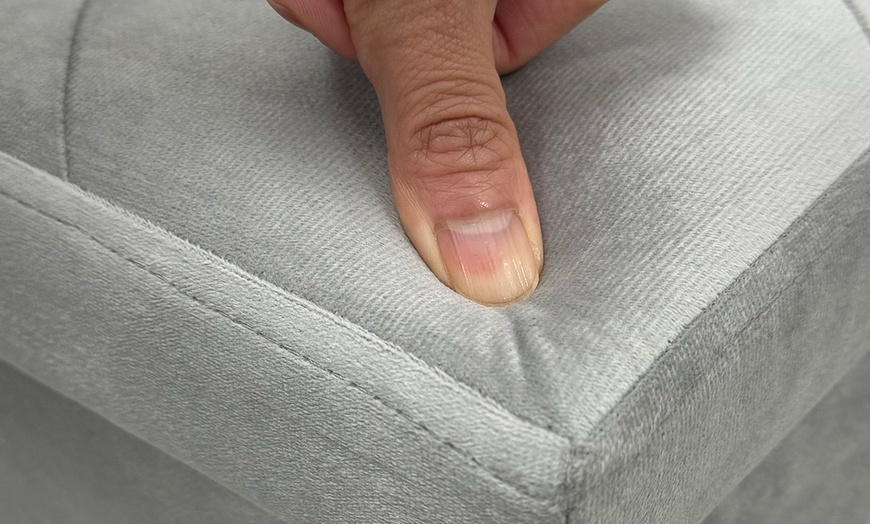 Image 19: Eleganter, gepolsterter Samt-Pouf mit Stauraum