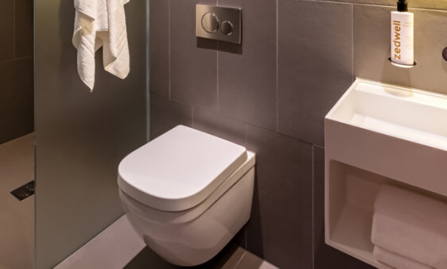 Image 12: Central London: Cocoon Room stay with activities