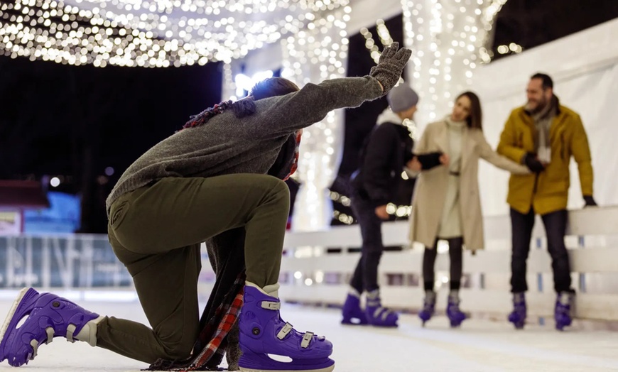 Image 7: Acceso de 30 minutos a patinaje sobre hielo para 1 o 2 personas