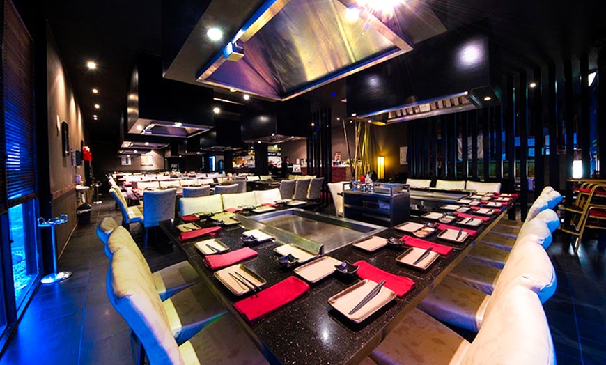 Image 3: 9-Dish Teppanyaki Feast for Two with Sake