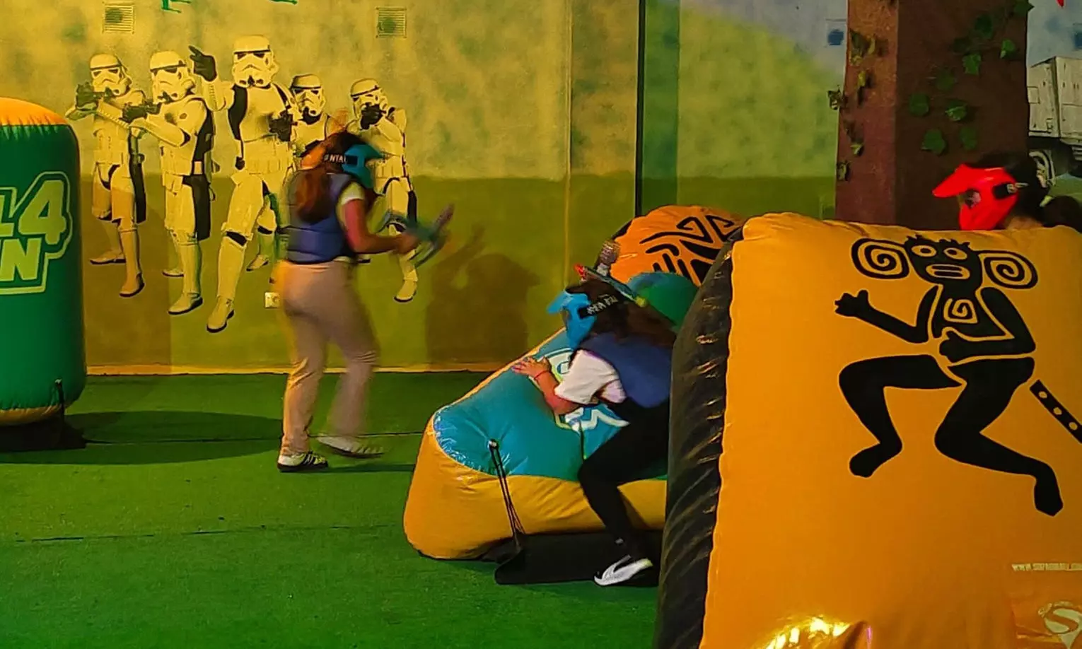 Partida de Gel Ball para 1, 2 o 4 personas con marcadoras electrónicas