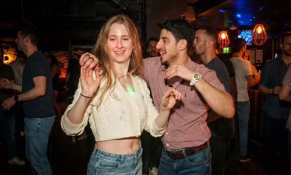 Enjoy 2 or 4 Wednesdays – Salsa & Bachata Classes + Social Experience