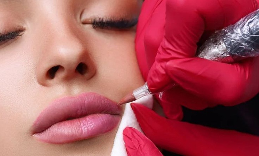 Image 5: 5-Step Hydrafacial with LED Light Therapy and Optional Mask Treatment