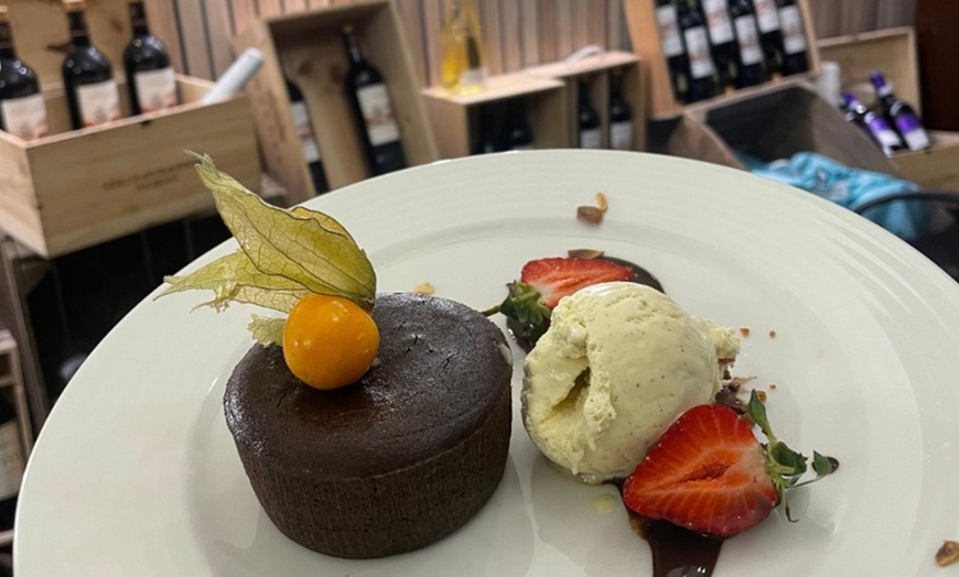 Image 3: Cuisine provençale sur le port de Cassis au restaurant La Voute