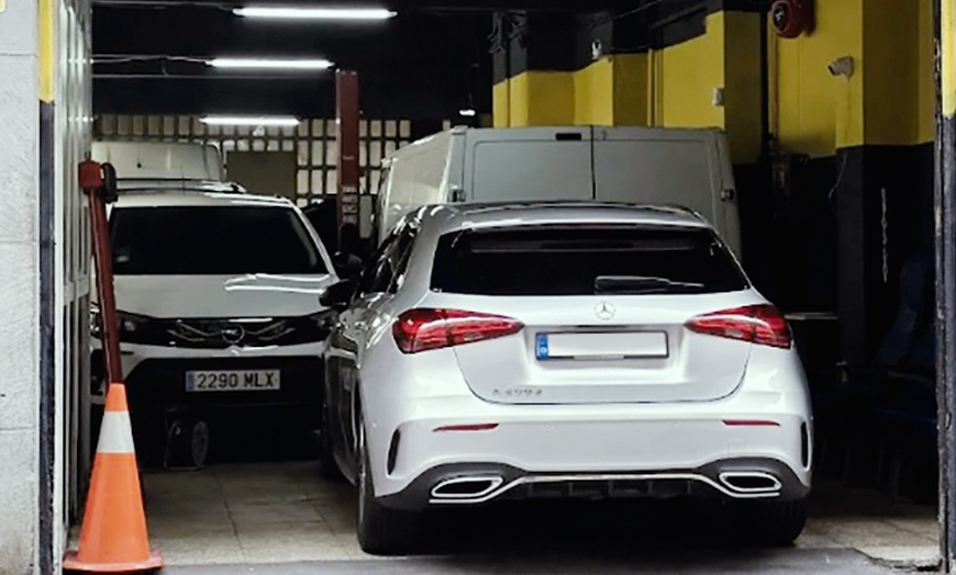 Image 2: Cambio de aceite, filtro, líquido anticongelante y revisión pre-ITV