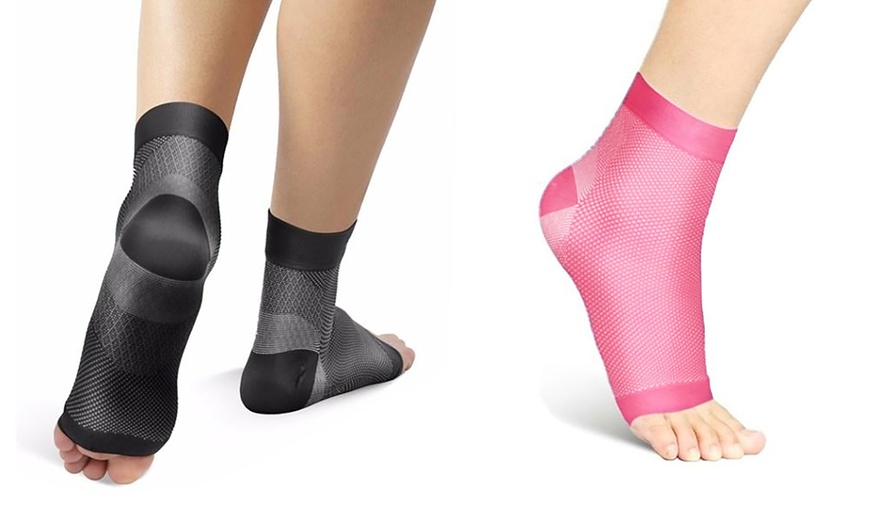 Image 6: Ankle Toe Compression Socks